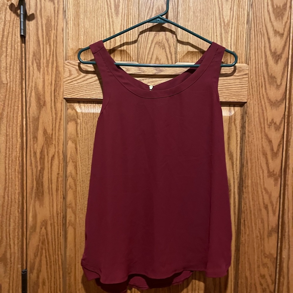 Express sleeveless maroon blouse